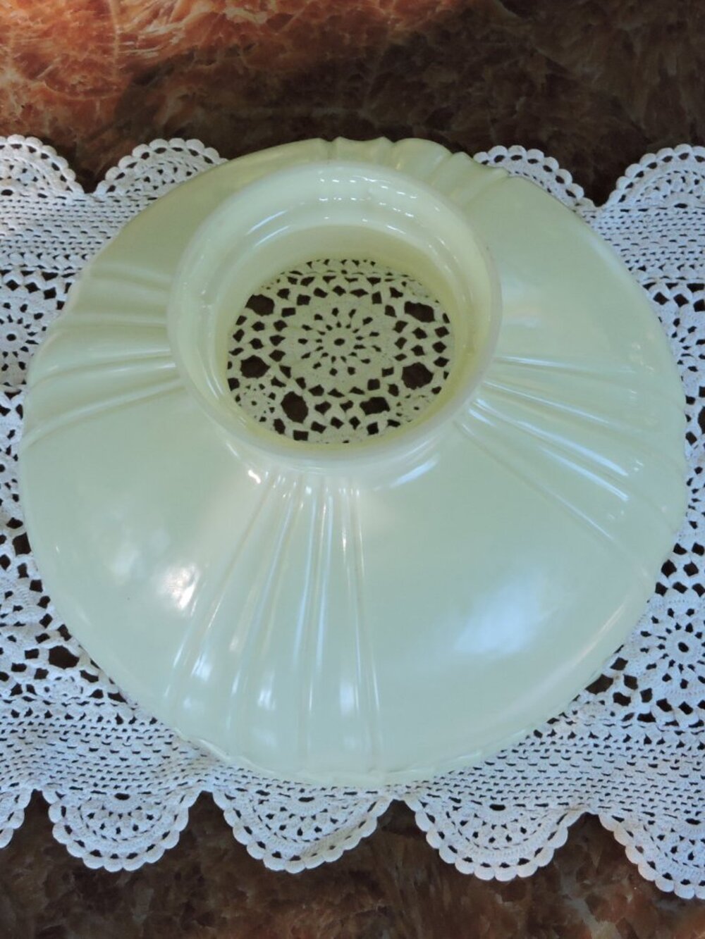 Original Vintage Coleman #443 Kremelite Gas Lamp Shade 10" Aladdin - Picture 3 of 10